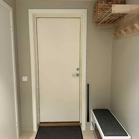 Central, Newly Renovated Apartamento Alta